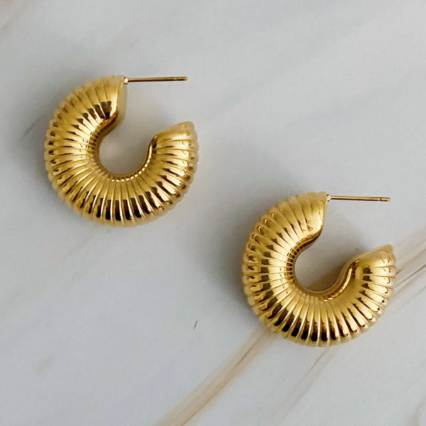 Pleated Textured Hoop Earrings – 18K Gold-Plated Stainless Steel